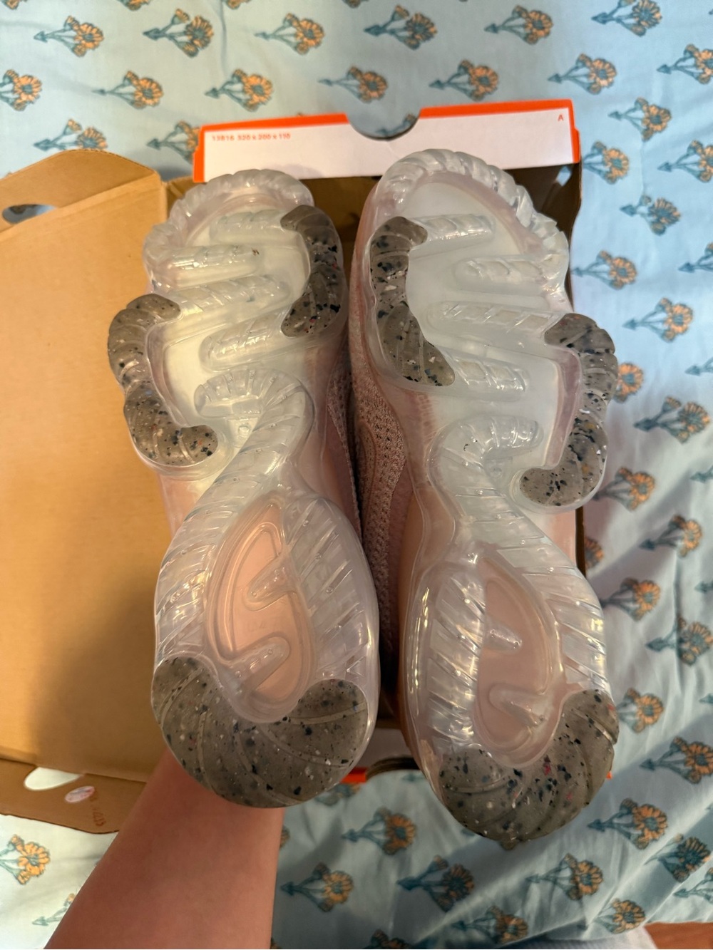 Nike Air VaporMax Flyknit 2 Women's Pink Athletic Shoes - Picture 5 of 7